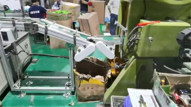 鐵盒定(ding)制包裝(zhuāng)工藝流(liú)程